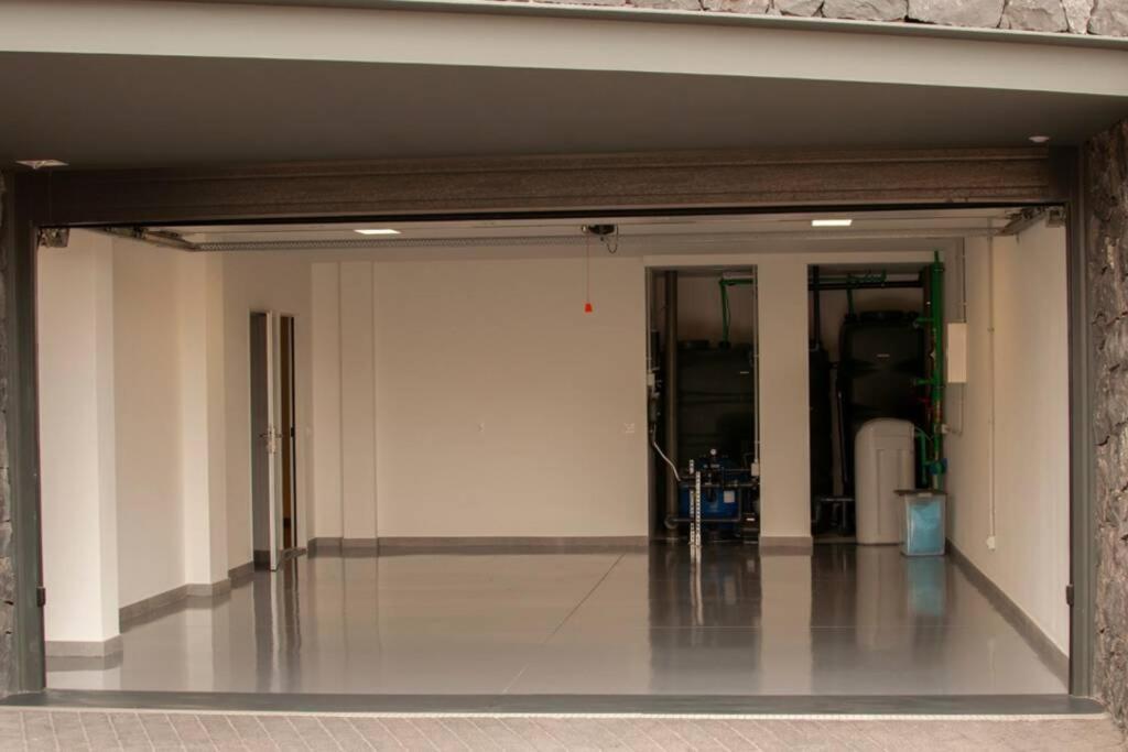 Luxury Villa - New Building With Panoramic Sea View 아데제 외부 사진